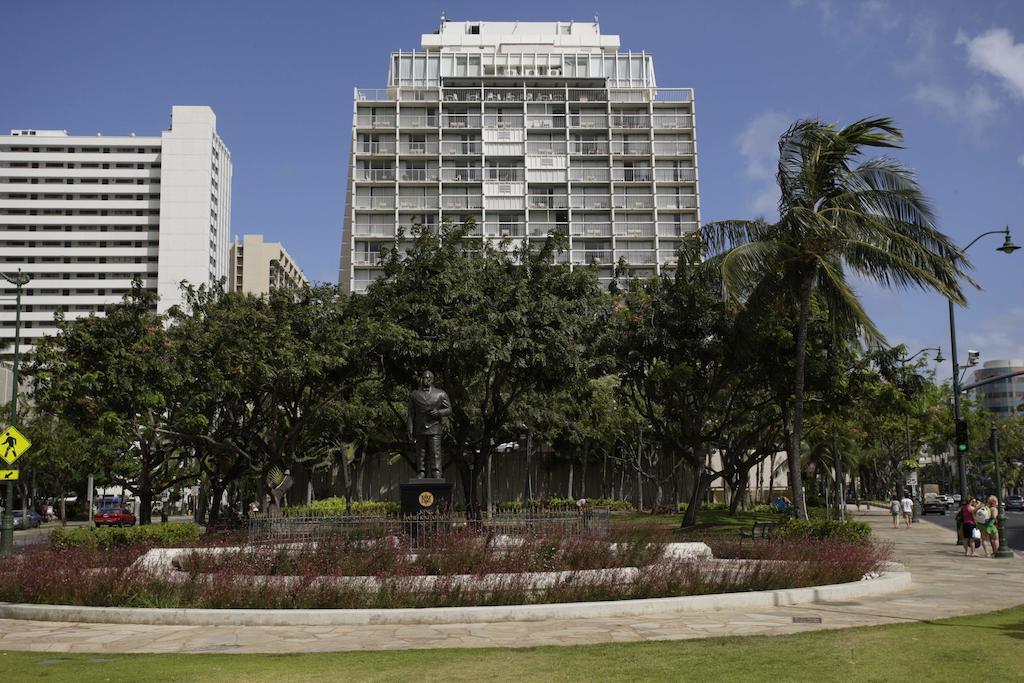 Waikiki Gateway Hotel Гонолулу Экстерьер фото