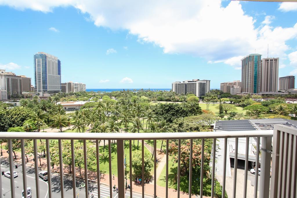 Waikiki Gateway Hotel Гонолулу Экстерьер фото