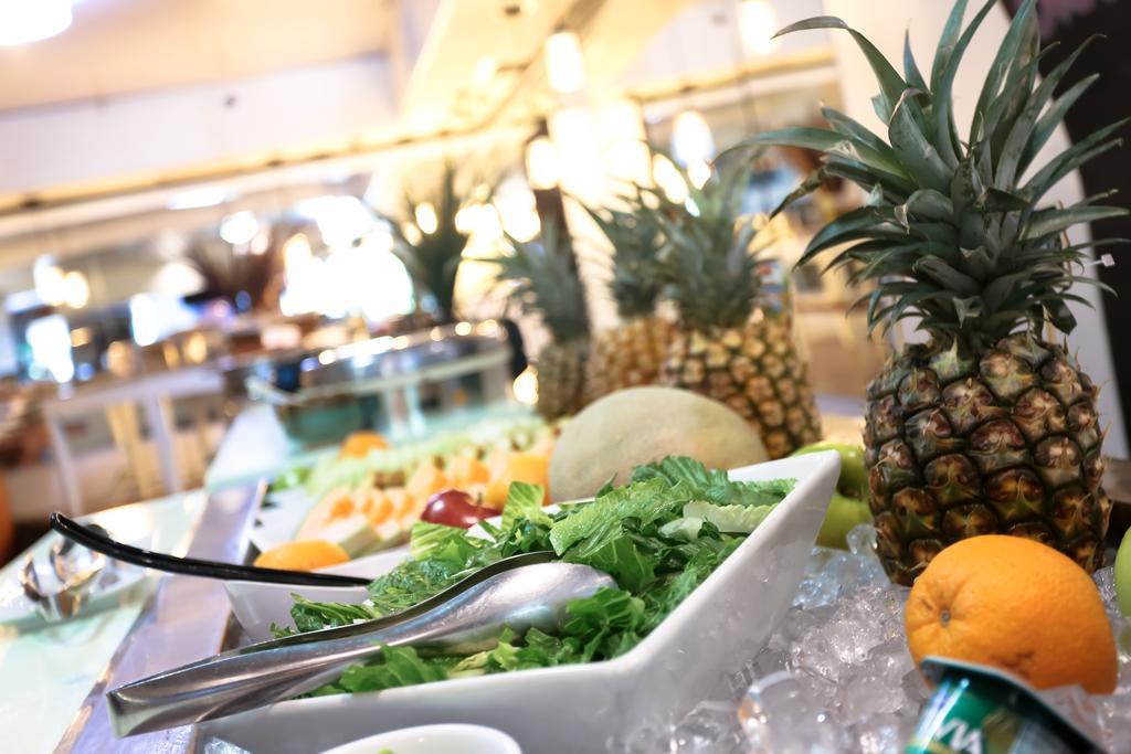 Waikiki Gateway Hotel Гонолулу Экстерьер фото