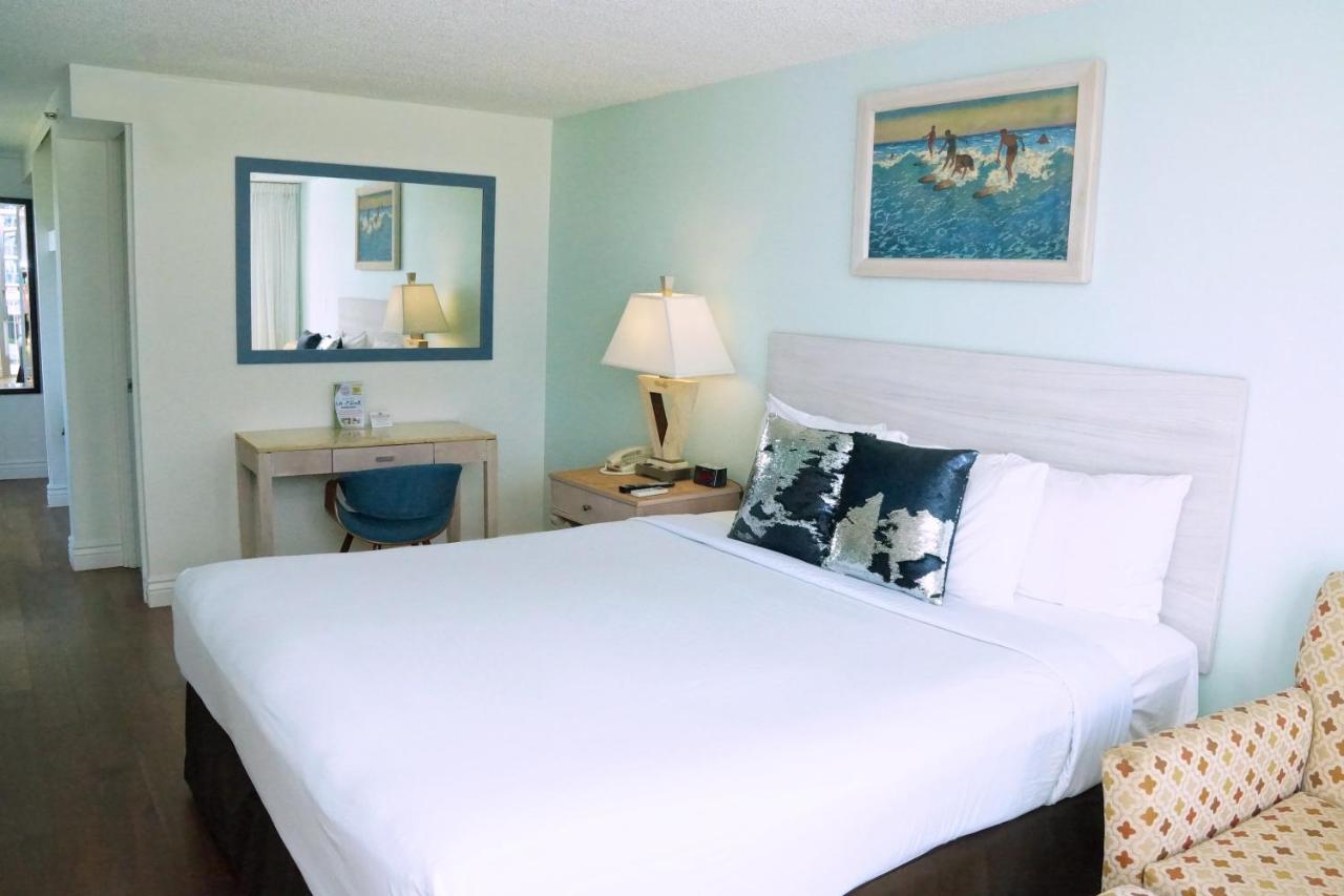 Waikiki Gateway Hotel Гонолулу Экстерьер фото